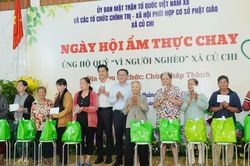 Ngày hội ẩm thực chay ủng hộ Quỹ 'Vì người nghèo' tại chùa Pháp Thành (xã Củ Chi)