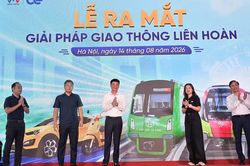 Toàn cảnh giao thông 16/8: Hà Nội kết nối xe công nghệ với metro