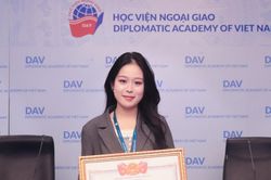Nữ Thủ khoa Luật Quốc tế và hành trình bước ra khỏi vùng an toàn