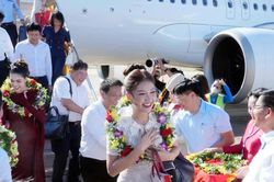 Quảng Trị đón những vị khách đầu tiên trên chuyến bay Cam Ranh - Đồng Hới