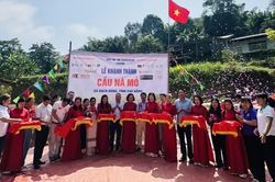 Khánh thành công trình cầu Nà Mỏ, xóm Bó Mỵ, xã Bạch Đằng
