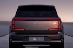 GAC S7 - SUV hybrid sạc ngoài, chạy thuần điện tới 205 km