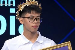 Nam sinh Phú Thọ giành vòng nguyệt quế tuần Olympia sau màn ngược dòng phút chót