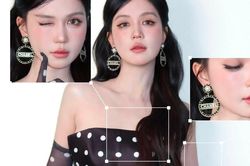 Ngọc Trinh gây chú ý ở tuổi trung niên