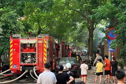 Cháy nhà liền kề tại khu đô thị Phùng Khoang