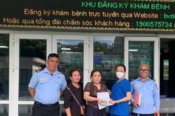 Nh&acirc;n vi&ecirc;n Bệnh viện Đ&agrave; Nẵng trả lại gần 25 triệu đồng cho người nh&agrave; bệnh nh&acirc;n