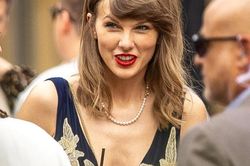 Taylor Swift sau lễ cưới với chồng cầu thủ