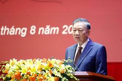 Từng Ủy viên Trung ương phải đặt lợi ích chung lên trên hết