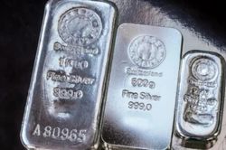 Ngày 17/8, giá bạc đồng loạt tăng mạnh phiên đầu tuần