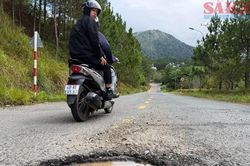 Đường ở Khu du lịch quốc gia hồ Tuyền Lâm xuống cấp với nhiều 'ổ gà, ổ voi'