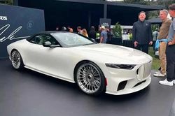 [GALLERY] 'Soi' Bodo Cabriolet triệu đô, bản độ của Aston Martin Vanquish