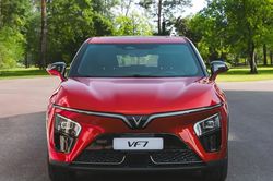 Chủ xe VinFast VF 7: Đi hàng trăm km giữa mùa hè, cả nhà vẫn 'khỏe re'