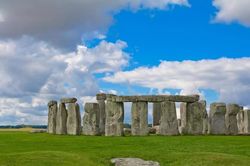 Người xây Stonehenge đã đi đâu? DNA cổ đại hé lộ câu trả lời