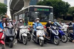 Dự báo thời tiết ngày 17/8: Bắc Bộ nắng nóng gay gắt, Nam Bộ mưa về chiều tối