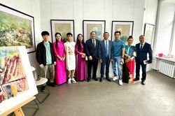 ‘Hương sắc Việt Nam’ trên giấy Dó đến với công chúng vùng Viễn Đông