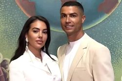 Công bố ảnh đám cưới của Ronaldo