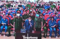 'Cô tiên từ thiện' Trúc Phương xin điều chỉnh thông tin trong hồ sơ đại án ma túy VN10