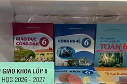 Sách giáo khoa có mẫu bìa khác nhau, dùng được không, nhà xuất bản nói gì?