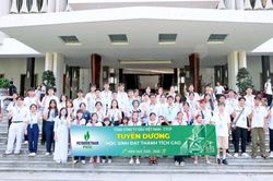 PVOIL tuyên dương các học sinh đạt thành tích cao, nâng bước thế hệ tương lai