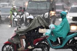Dự báo thời tiết 17/8: Miền Bắc còn nắng nóng oi bức trước khi mưa lớn trút xuống