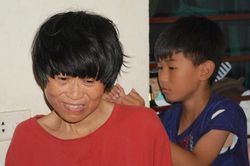 Mẹ bệnh tật bất lực nhìn con gái lớn nghỉ học, lo con trai nhỏ dang dở tương lai