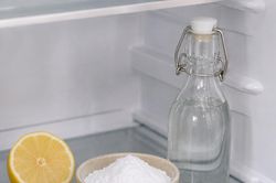 Mẹo khử mùi tủ lạnh triệt để trong 5 phút cực dễ làm