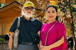 Người chồng tuyệt vời 'mặc áo mưa đi xe máy, lặng lẽ đứng đợi' nữ NSND là ai?