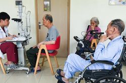 Nghiên cứu hạ tuổi hưởng trợ cấp hưu trí xã hội