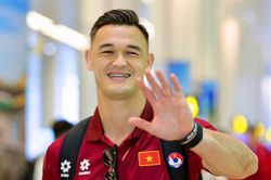 Tuyển Việt Nam v&agrave; Malaysia c&ugrave;ng tới H&agrave; Nội