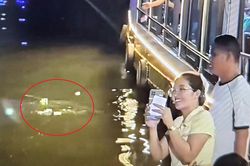 Huế yêu cầu xử lý thuyền du lịch xả rác xuống sông Hương