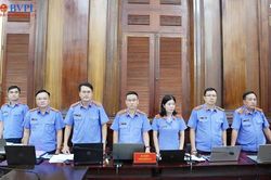 Những Kiểm s&aacute;t vi&ecirc;n thực h&agrave;nh quyền c&ocirc;ng tố v&agrave; kiểm s&aacute;t x&eacute;t xử 227 bị c&aacute;o trong vụ &aacute;n VN10