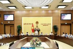 Ủy ban Thường vụ Quốc hội ban hành nghị quyết về công tác cán bộ