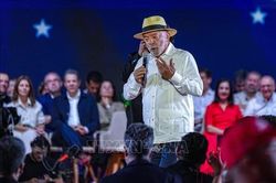 Bầu cử Tổng thống Brazil: Hai ứng viên khởi động tranh cử, nhắm tới cử tri nữ