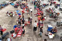 Nhịp sống sôi động tại cảng cá Cửa Nhượng