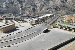 Khơi thông lại tuyến đường viện trợ nhân đạo từ Pakistan sang Afghanistan