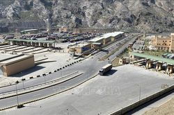 Khơi thông lại tuyến đường viện trợ nhân đạo từ Pakistan sang Afghanistan