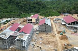 Hơn 3.000 người chạy đua với thời gian xây trường vùng biên