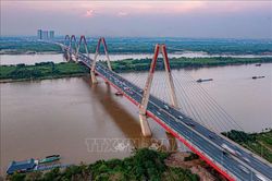 Bảo đảm lưu thông an toàn sau vụ va chạm liên hoàn trên cầu Nhật Tân