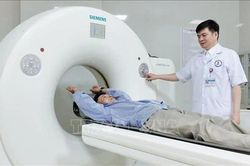 Phát triển y tế chuyên sâu gắn với nâng cao năng lực y tế cơ sở