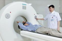 Phát triển y tế chuyên sâu gắn với nâng cao năng lực y tế cơ sở