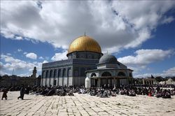 Nam giới Do Thái được phép mang sách cầu nguyện lên Núi Đền/Al-Aqsa
