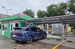 Chủ xe điện VinFast tự tin chinh phục hành trình dài nhờ hạ tầng sạc phủ rộng