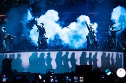 Đằng sau hai đêm diễn BTS: Cuộc chơi tỷ USD của ngành concert Mỹ