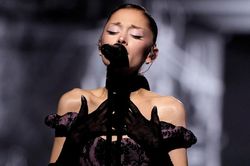 Ariana Grande và đêm diễn như một lời chia tay tại London