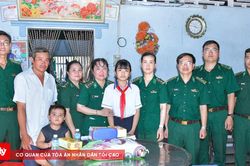 Hội Phụ nữ BĐBP TP Cần Thơ trao quà, tiếp sức học sinh đến trường