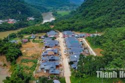 Không còn những đêm chạy lũ, lo sạt lở đất, nhiều hộ đồng bào Thái yên tâm về nhà mới