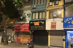 Nhiều chủ cửa hàng mặt phố đang thu hẹp mặt bằng kinh doanh