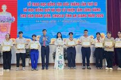 An Giang trao 110 suất học bổng, tổng kết cuộc thi ảnh về người lao động
