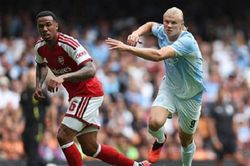 Chấm điểm Man City thua Arsenal 0-3 ở Community Shield: Doku nỗ lực gánh vác, Haaland nhạt nhòa
