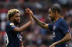 HLV Luis Enrique gạch tên Barcola và Mbaye khỏi Siêu cúp Pháp giữa tin đồn sang Liverpool
